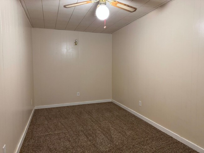 Photo - 225 Meadow Ln