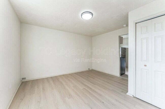 415 Simpson Ave