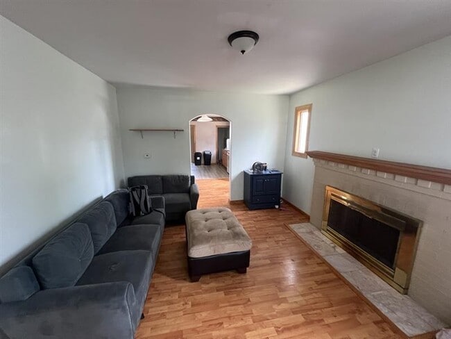 Photo - 203 Denver St