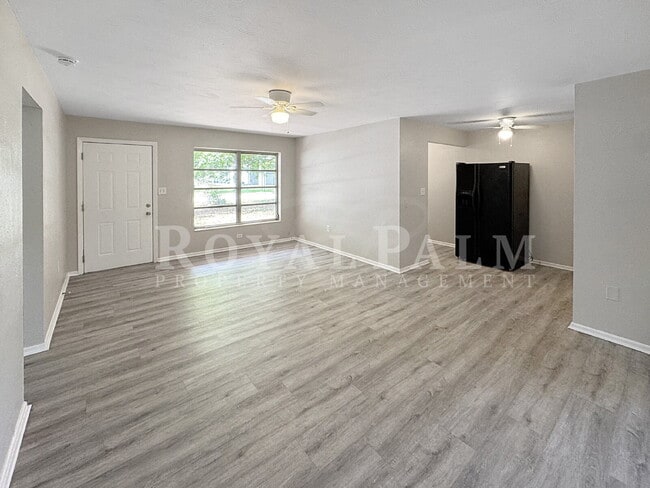 Photo - 1881 Edison Ave