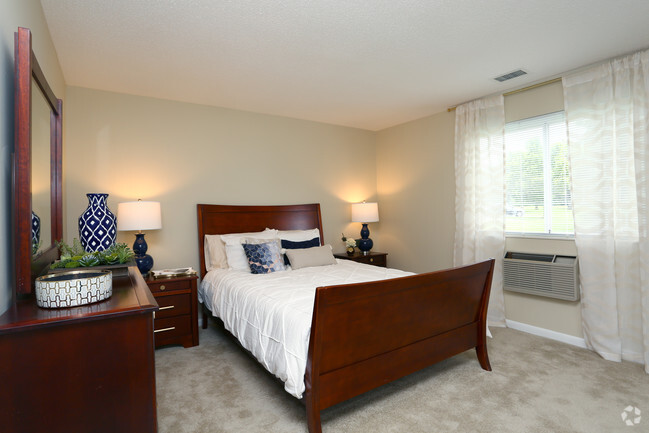 Village in the Park Apartments For Rent in Schaumburg, IL | ForRent.com