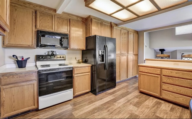 Building Photo - Bright 2-Bed/2-Bath Auburn Home with Sutter Buttes Views