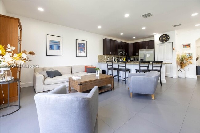 Photo - 345 NE 194th Ln