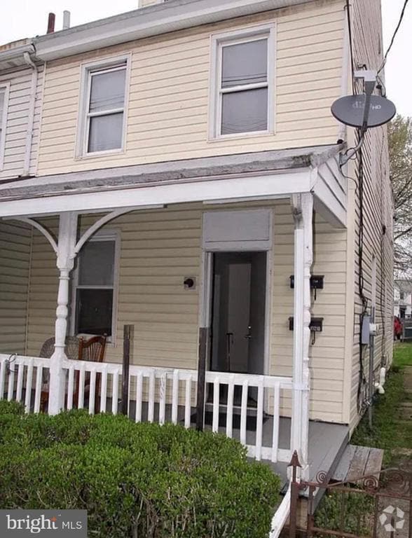 Building Photo - 361 Beech St Rental