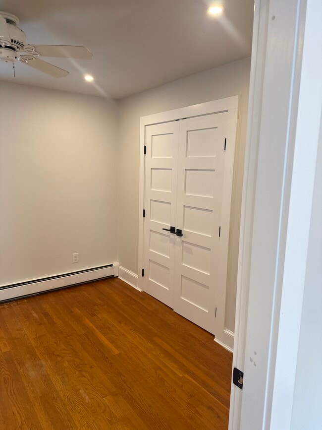 98 Main St Unit 98 Main St. unit 3