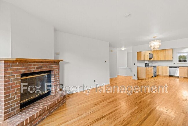 1558 Greenbriar Blvd