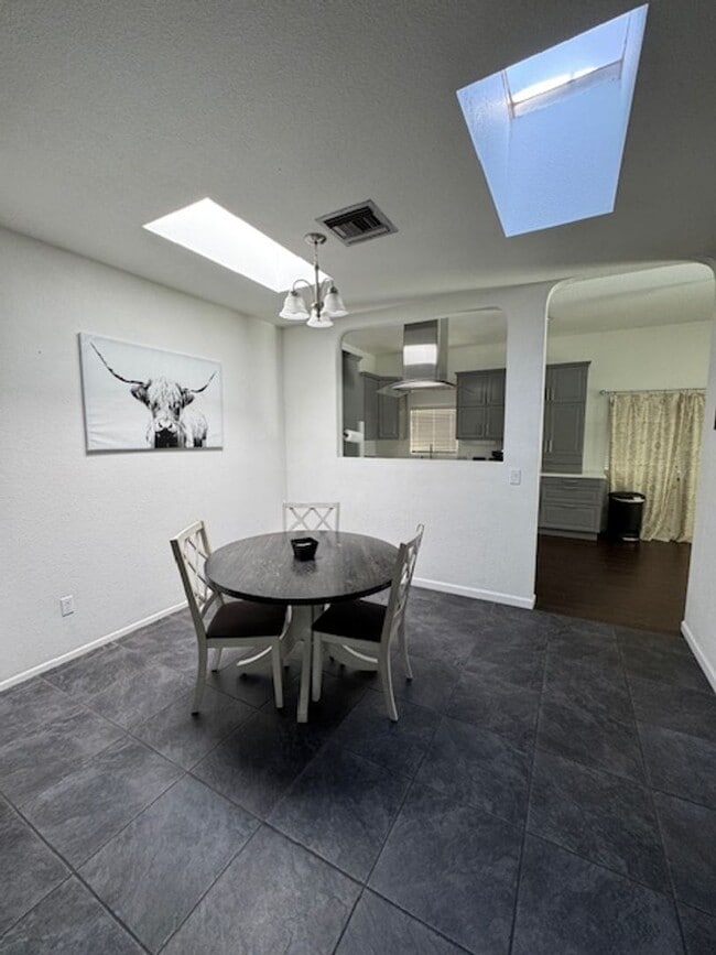 Photo - Northwest-3 bedroom/ 2 bathroom single family home w/ pool!