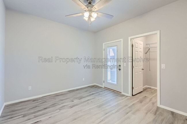 Building Photo - 7010 N 80th Ave Unit 3