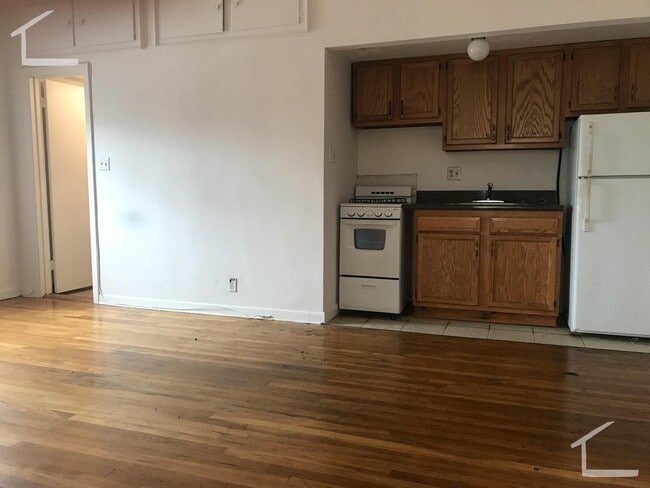 Photo - 155 Brighton Ave Unidad 2