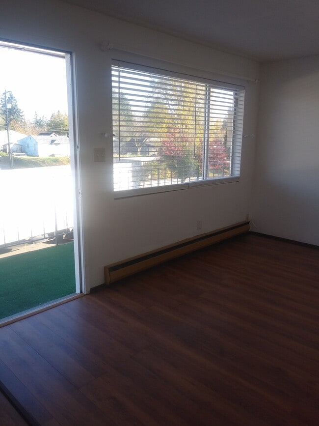 Photo - 13610 Ambaum Blvd SW