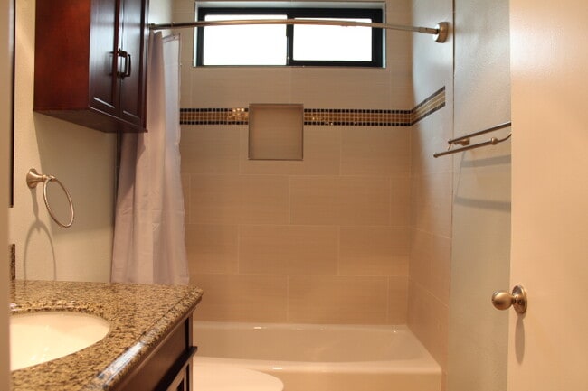 Photo - 2349 S Bentley Ave