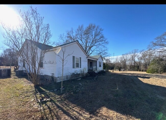 Building Photo - 141 Old Highway 45