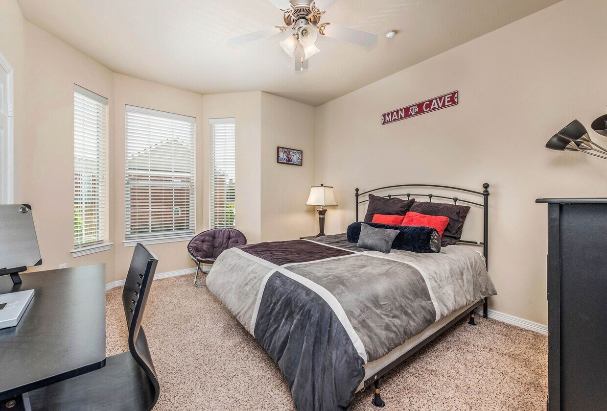 Photo - 1198 Jones Butler Rd (College Station, TX)