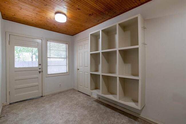 Photo - 5515 Roosevelt Ave