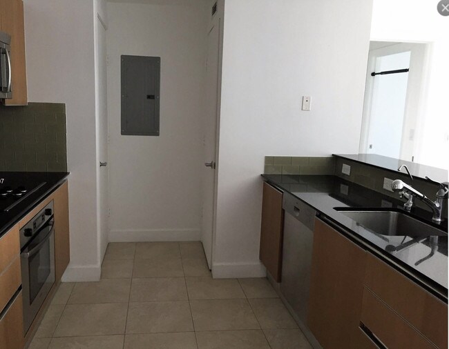 Photo - 1050 Brickell Ave Unidad 2602 Rental