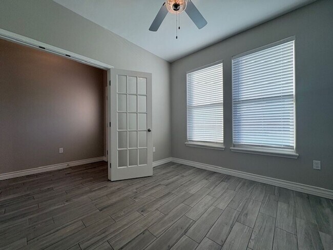 Photo - DCR602 Unidad A