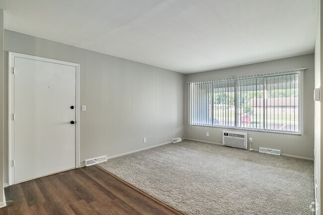 2BD, 1BA - 780SF - Harris & Cross Apartments