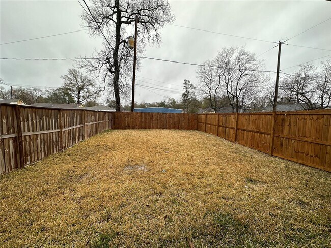 Photo - 9302 Bean St