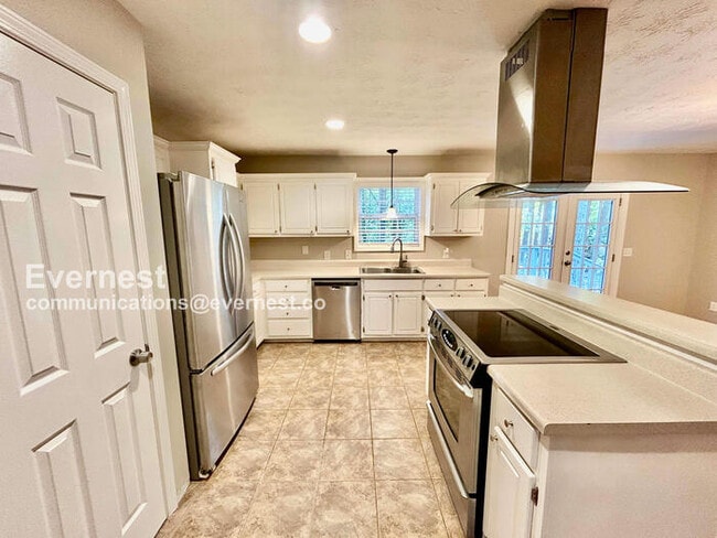 Photo - SPECIAL OFFER! / 3-Bedroom Home with Garag...