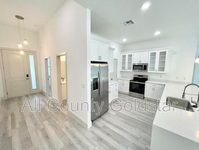 Photo - 265 Mercer St