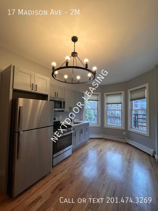 Building Photo - 17 Madison Ave Unit 2M