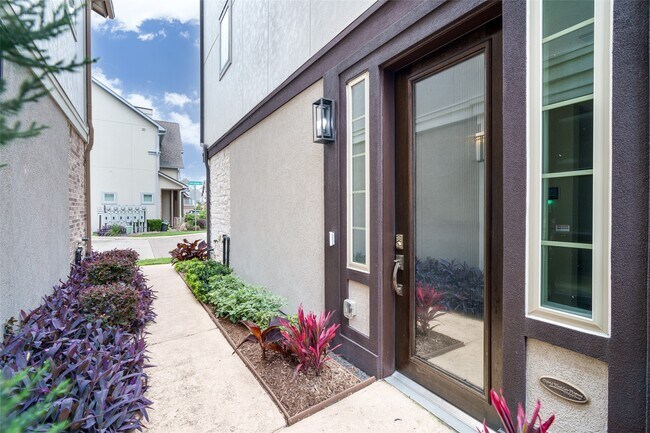 Photo - 1303 Edwinstowe Trl