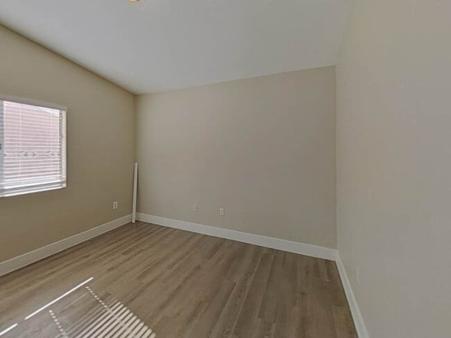 Photo - 3836 Iverson Ln