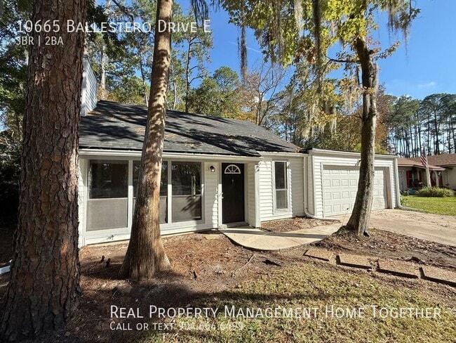 Building Photo - 10665 Ballestero Dr E