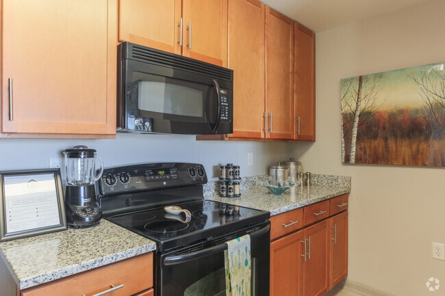 2BR,2BA,-Madison