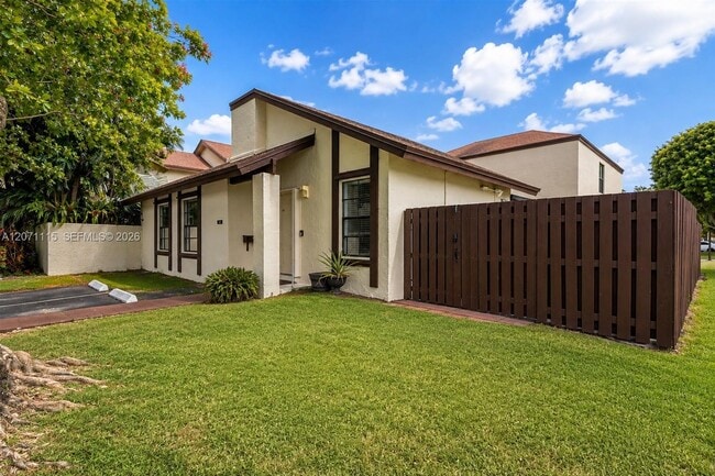 Photo - 525 NW 100th Ct Unidad 525