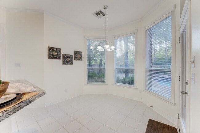 Photo - 130 E Capstone Cir
