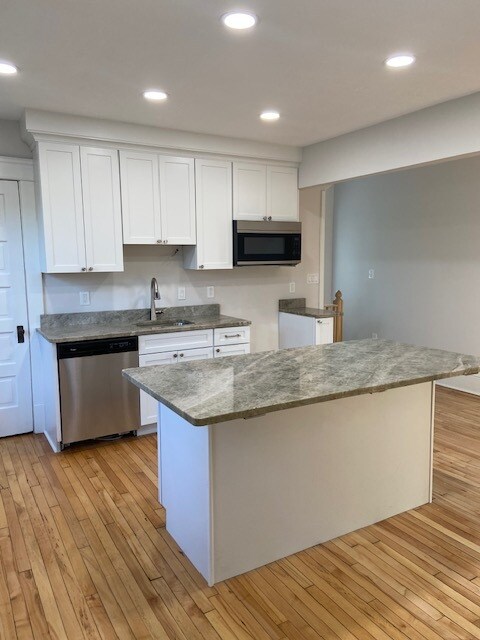 Photo - 1430 Rockefeller Rd