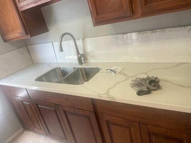 Building Photo - 4047 Sunrise Creek Dr