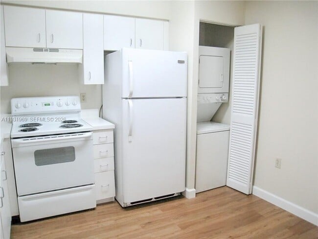 Photo - 19211 Glenmoor Dr Unidad 19211