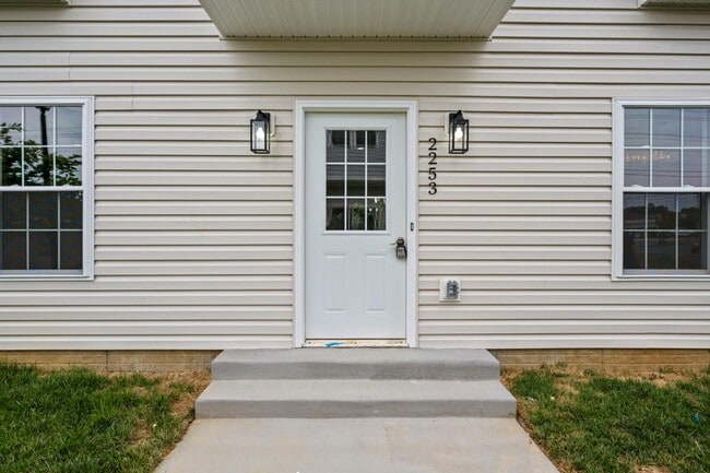 Photo - 2253 Papermill Rd