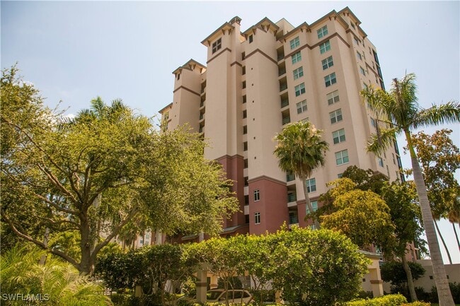 Building Photo - 430 Cove Tower Dr Unit 1202