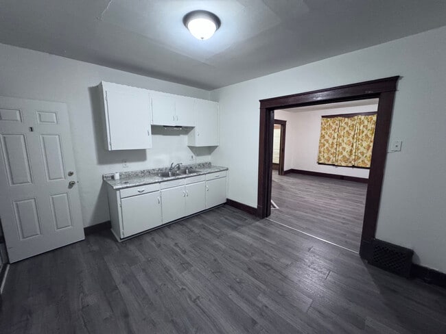 Photo - 650 W 3rd St Unidad 1.2.3