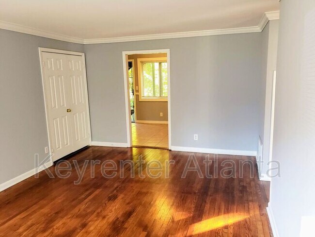 Photo - 1596 Line Cir Unit 1