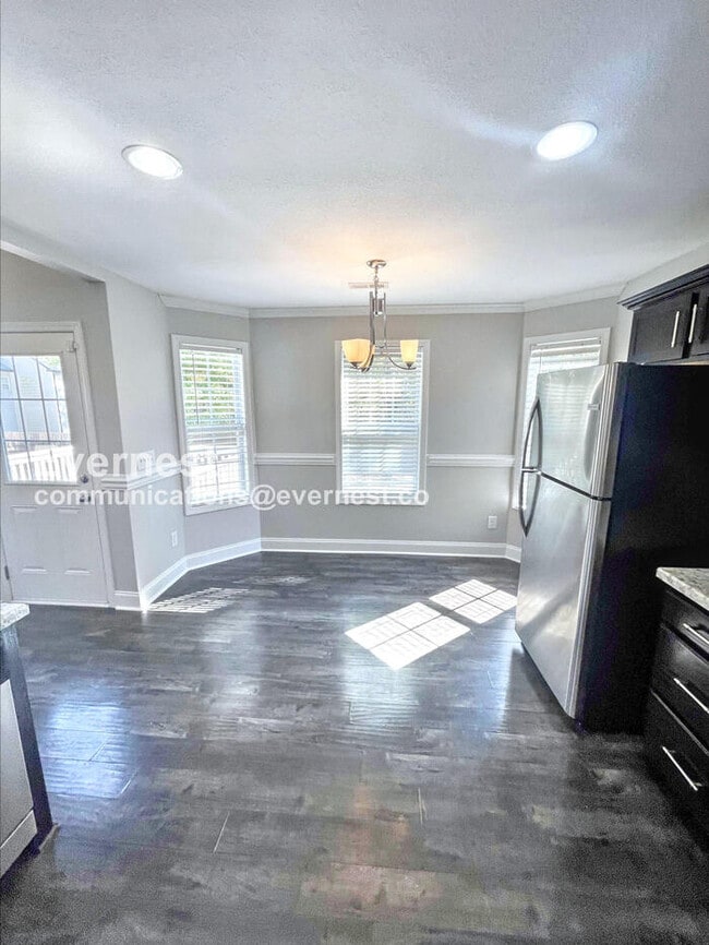 Photo - 492 Medallion Cir