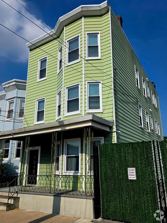 Building Photo - 348 Saw Mill River Rd Unit 2 Rental