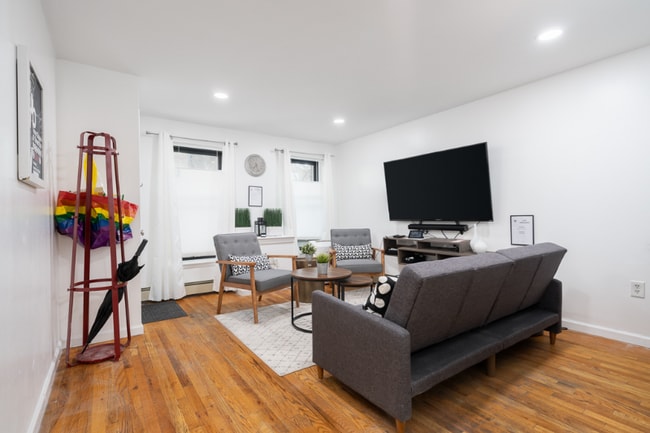 Photo - 1714 Dean St