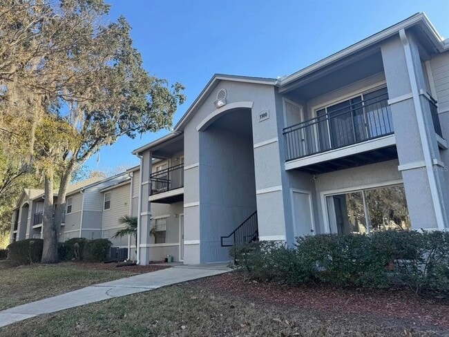 Building Photo - 3705 SW 27th St Unit 1116