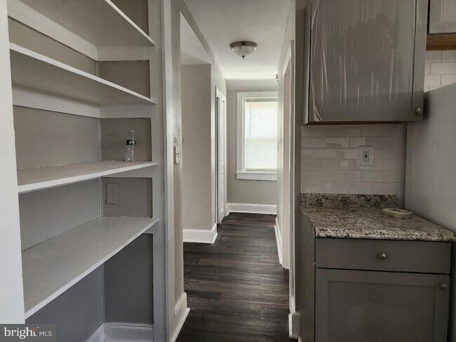 Photo - 108 New Broadway