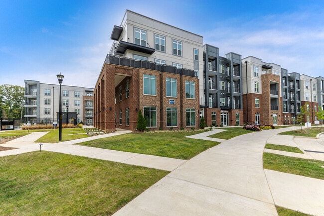 The Leo LoSo apartments — community photo