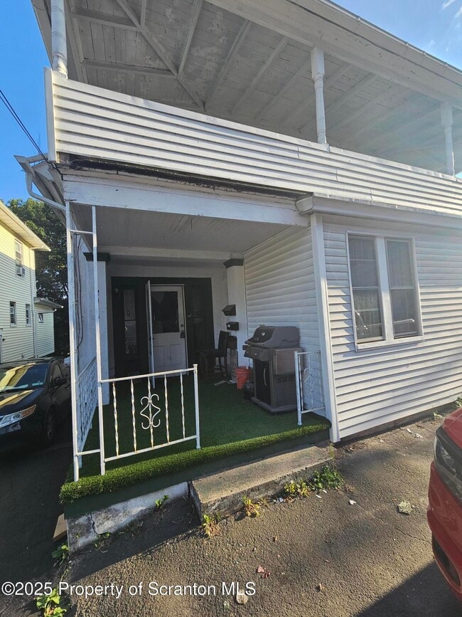 Building Photo - 2046 N Main Ave Rental