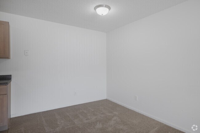 2BR, 2BA - 1,000SF - Dining Room