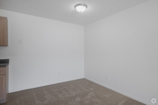 2BR, 2BA - 1,000SF - Dining Room - Deerfield Run Apartments