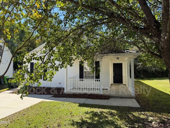 Photo - 4832 Silverdene St