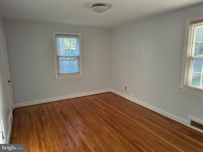 Photo - 9316 Sudbury Rd