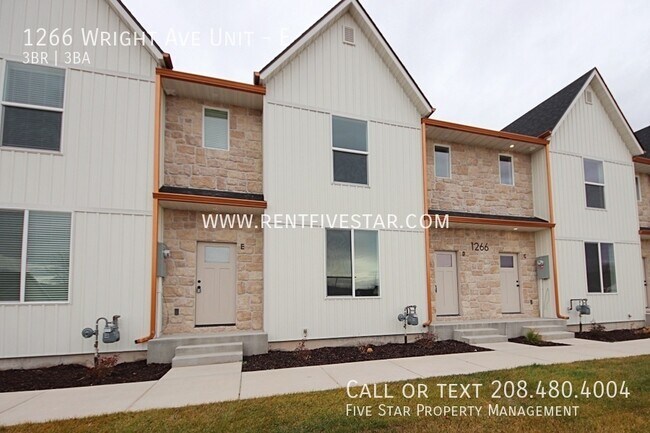 Building Photo - 1266 Wright Ave Unit E